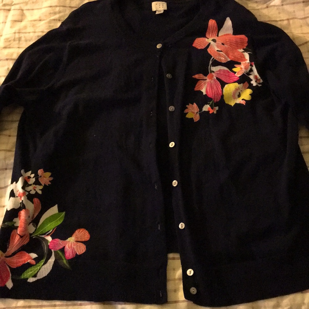 a n d e a w y light weight cardigan